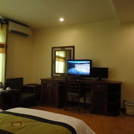 Prince Hanoi Hotel Екстер'єр фото