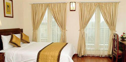 Prince Hanoi Hotel Екстер'єр фото
